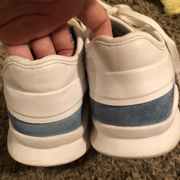 Adidas shoes - Picture 3 of 3